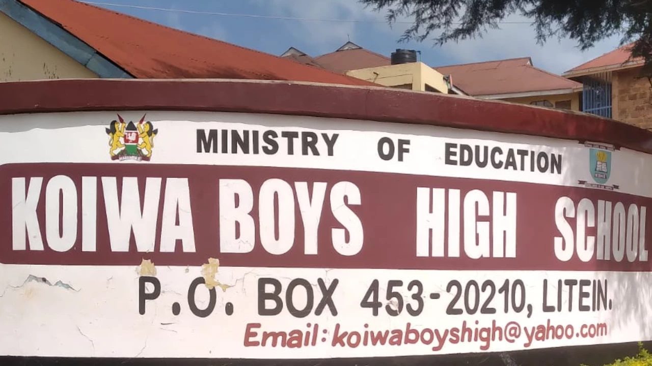 Koiwa Boys' High School Ministry of Education signboard