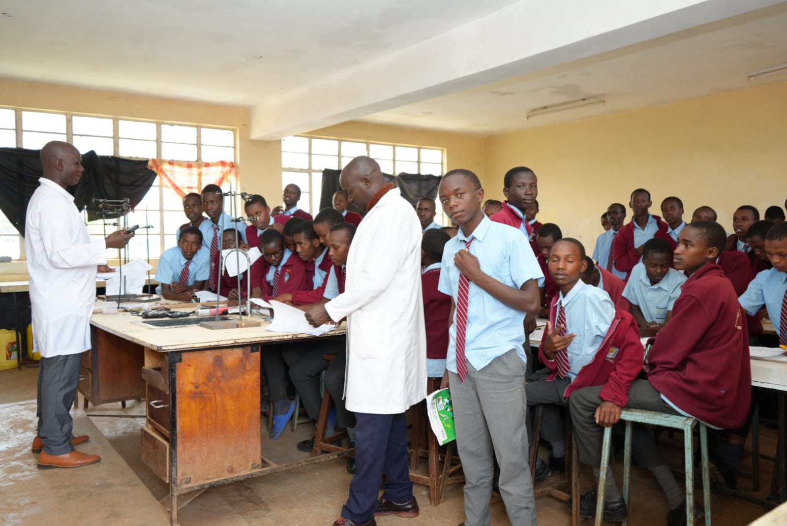 Science laboratory at Koiwa Boys'